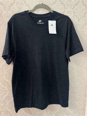 Nike Men’s Plain Black Short-Sleeve Crew Tee